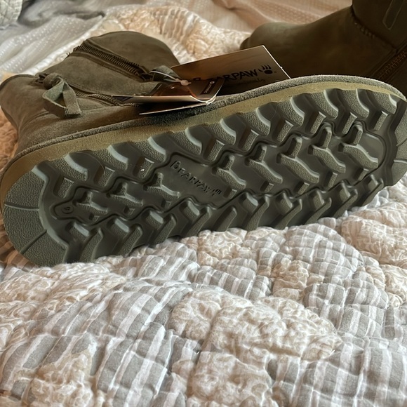 Bear paw brand new still with tag size 9 boots, sheep fur - Picture 2 of 6